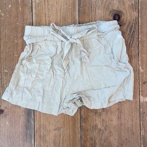 Indigo Rein - Tan shorts (M)